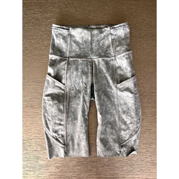 Lululemon Pants - LULULEMON FAST FREE HR SHORT 10” City Grit White Blue SIZE 0 New
